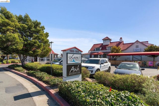 71 Lakeshore Ct, Richmond, CA 94804