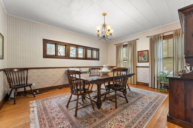 158 S Greenwich Street, Valparaiso, IN 46383