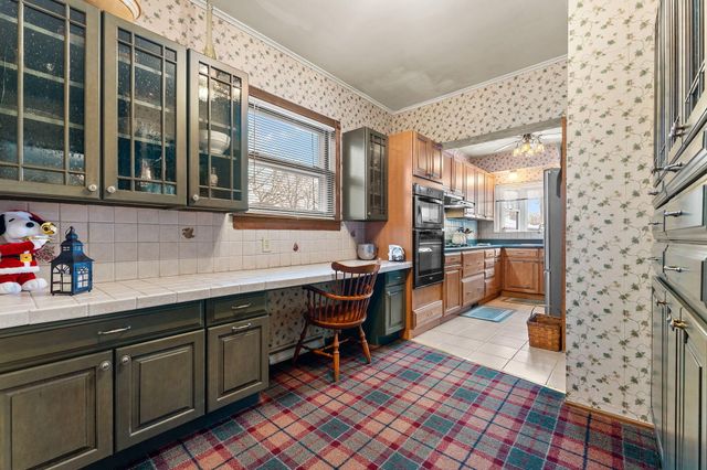 158 S Greenwich Street, Valparaiso, IN 46383