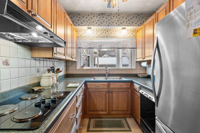 158 S Greenwich Street, Valparaiso, IN 46383