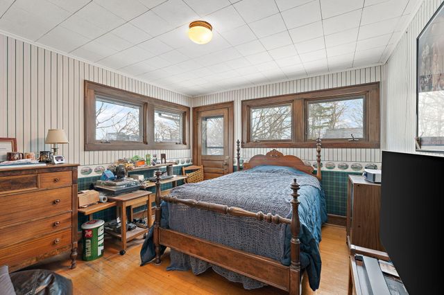 158 S Greenwich Street, Valparaiso, IN 46383