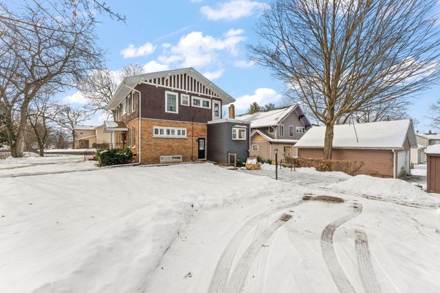 158 S Greenwich Street, Valparaiso, IN 46383