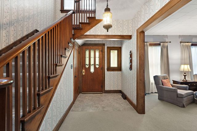 158 S Greenwich Street, Valparaiso, IN 46383