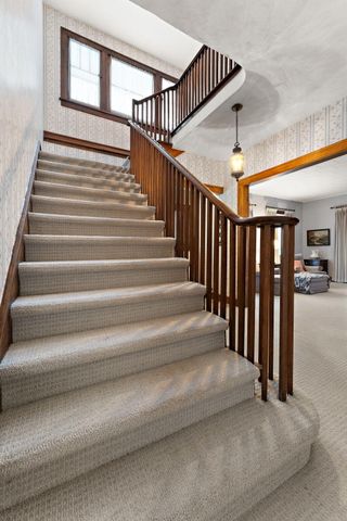 158 S Greenwich Street, Valparaiso, IN 46383