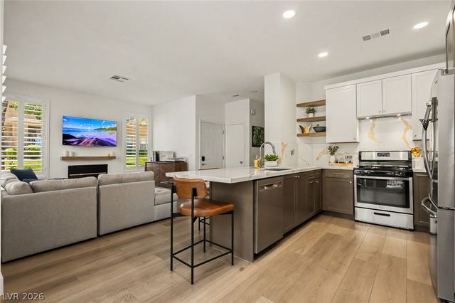 251 South Green Valley Parkway 5514, Henderson, NV 89012