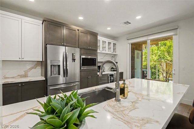 251 South Green Valley Parkway 5514, Henderson, NV 89012