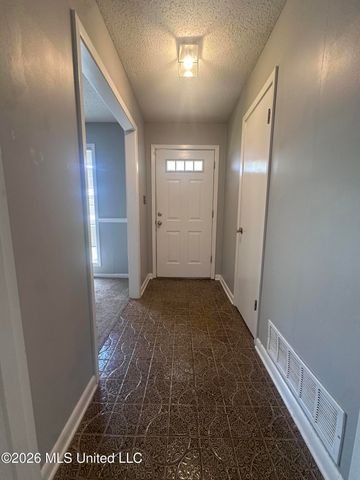 5629 Ridgetop Drive, Horn Lake, MS 38637