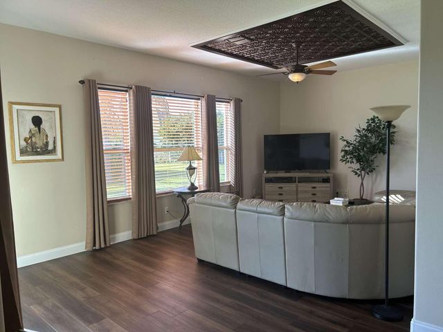 357 SW 24th Ave Avenue SW, Vero Beach, FL 32962