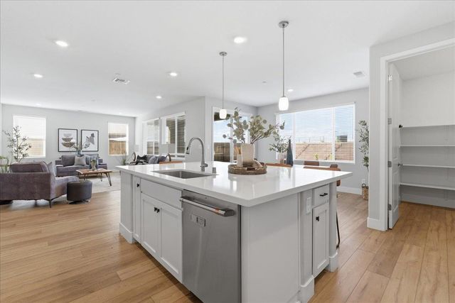 4538 Madeleine Way, Folsom, CA 95630