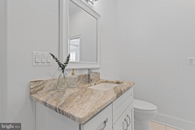 7606 LEONARD DR, Falls Church, VA 22043