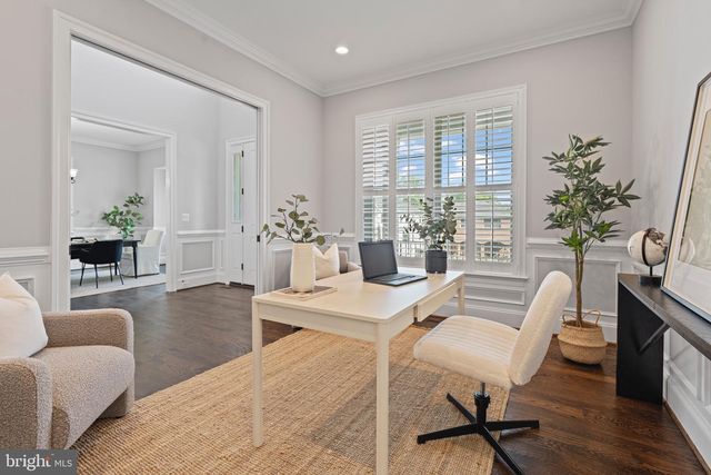 7606 LEONARD DR, Falls Church, VA 22043