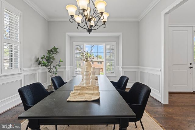 7606 LEONARD DR, Falls Church, VA 22043