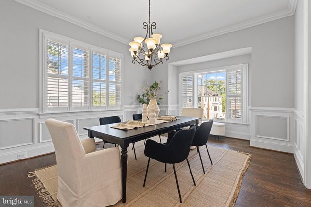 7606 LEONARD DR, Falls Church, VA 22043