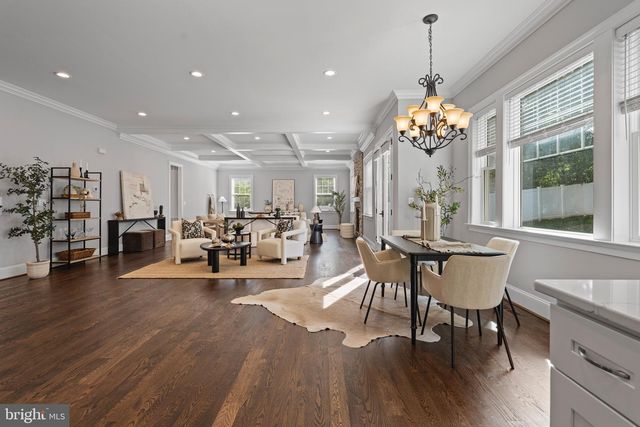 7606 LEONARD DR, Falls Church, VA 22043