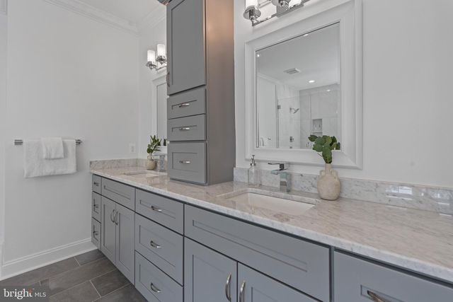 7606 LEONARD DR, Falls Church, VA 22043