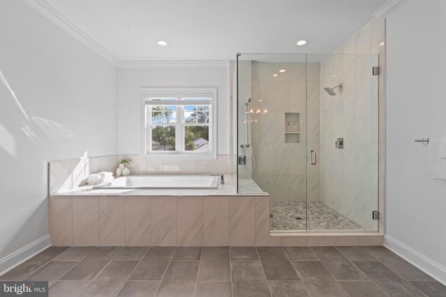 7606 LEONARD DR, Falls Church, VA 22043