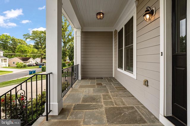 7606 LEONARD DR, Falls Church, VA 22043