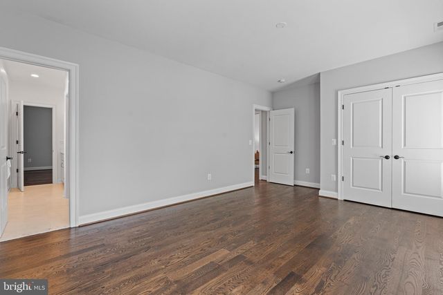 7606 LEONARD DR, Falls Church, VA 22043