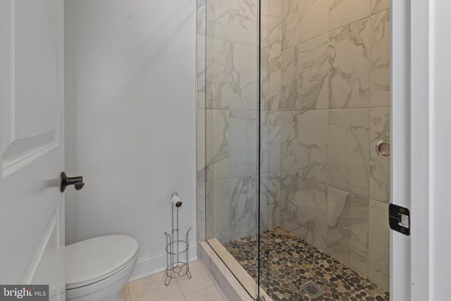 7606 LEONARD DR, Falls Church, VA 22043