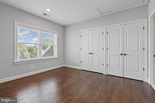 7606 LEONARD DR, Falls Church, VA 22043