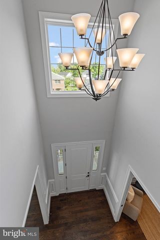 7606 LEONARD DR, Falls Church, VA 22043