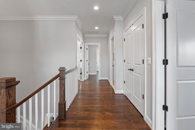 7606 LEONARD DR, Falls Church, VA 22043