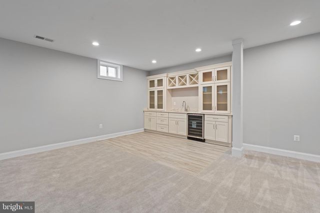 7606 LEONARD DR, Falls Church, VA 22043