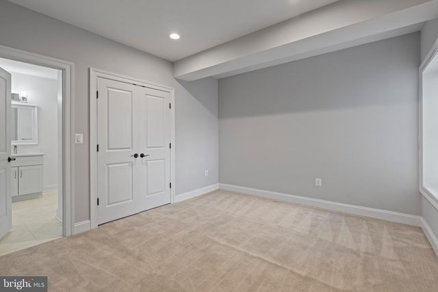 7606 LEONARD DR, Falls Church, VA 22043