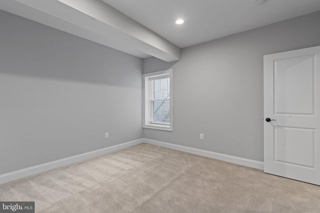 7606 LEONARD DR, Falls Church, VA 22043