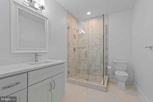 7606 LEONARD DR, Falls Church, VA 22043