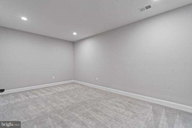 7606 LEONARD DR, Falls Church, VA 22043