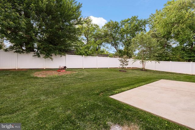 7606 LEONARD DR, Falls Church, VA 22043