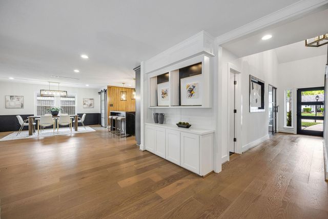 10111 Cedar Creek Drive, Houston, TX 77042