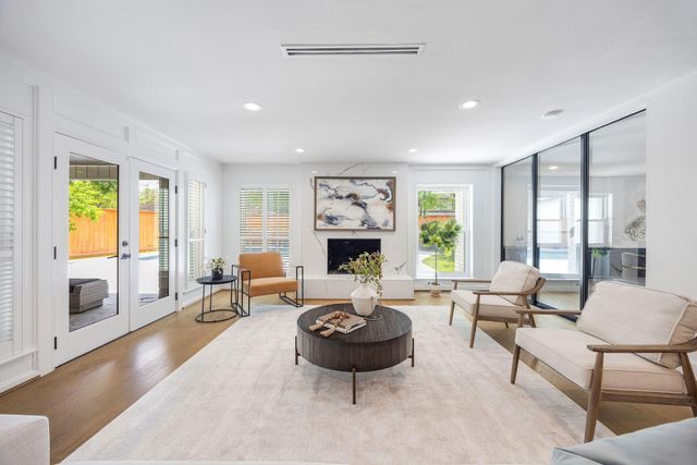 10111 Cedar Creek Drive, Houston, TX 77042