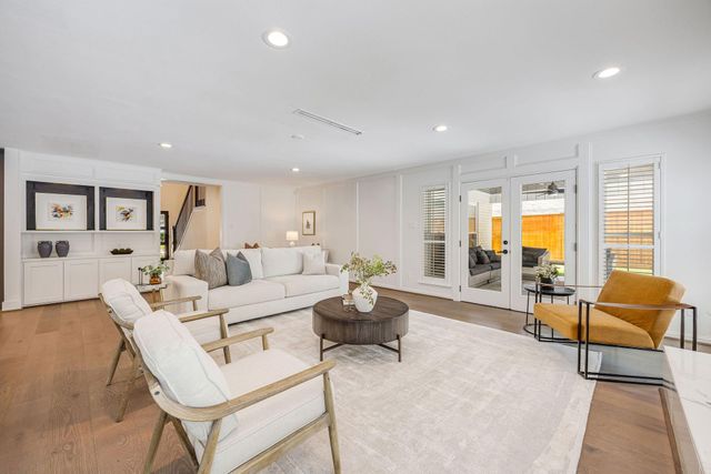 10111 Cedar Creek Drive, Houston, TX 77042