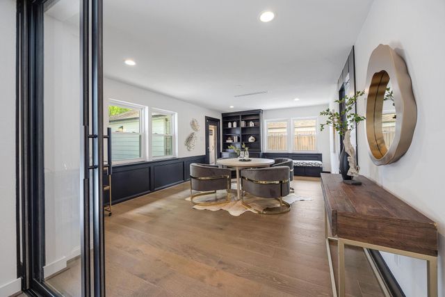 10111 Cedar Creek Drive, Houston, TX 77042