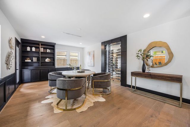 10111 Cedar Creek Drive, Houston, TX 77042