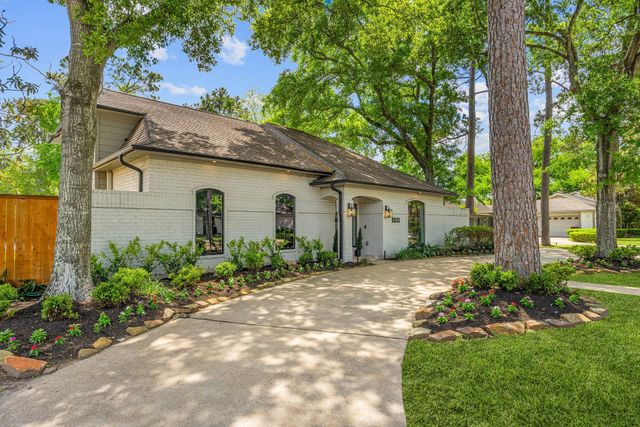 10111 Cedar Creek Drive, Houston, TX 77042