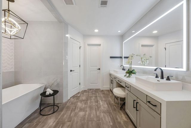 10111 Cedar Creek Drive, Houston, TX 77042