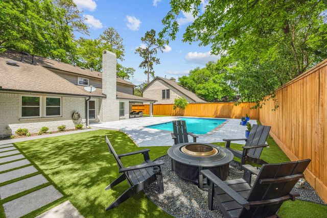 10111 Cedar Creek Drive, Houston, TX 77042