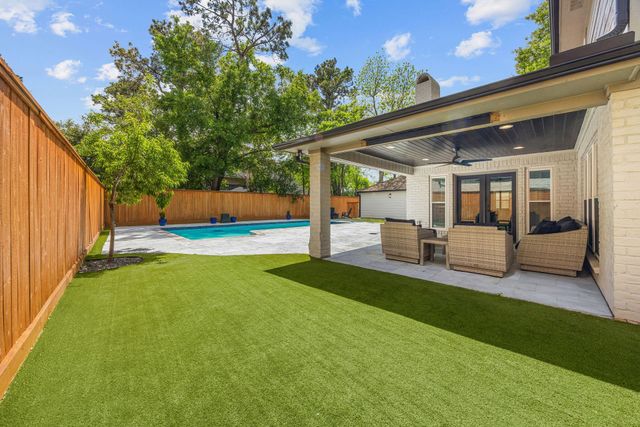 10111 Cedar Creek Drive, Houston, TX 77042