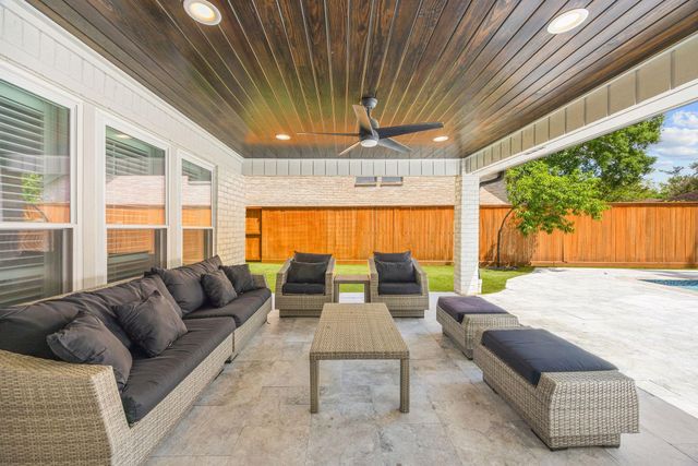 10111 Cedar Creek Drive, Houston, TX 77042