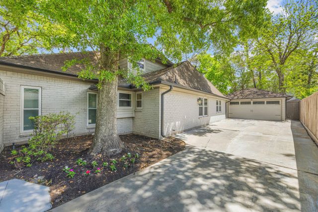 10111 Cedar Creek Drive, Houston, TX 77042