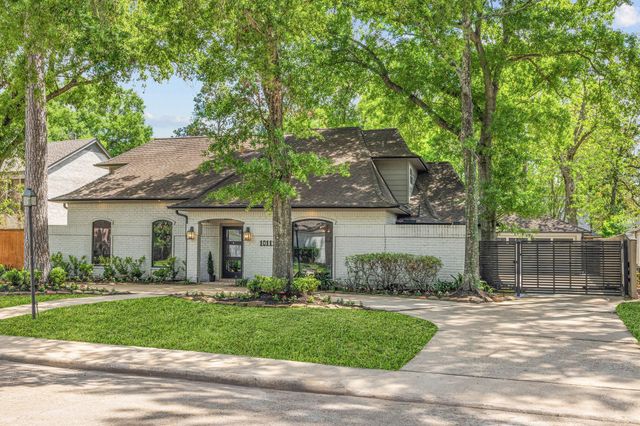 10111 Cedar Creek Drive, Houston, TX 77042