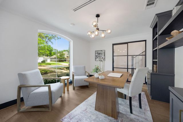 10111 Cedar Creek Drive, Houston, TX 77042