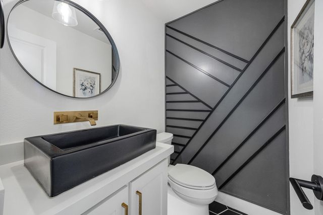 10111 Cedar Creek Drive, Houston, TX 77042