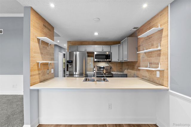 35857 Hunter Avenue, Westland, MI 48185