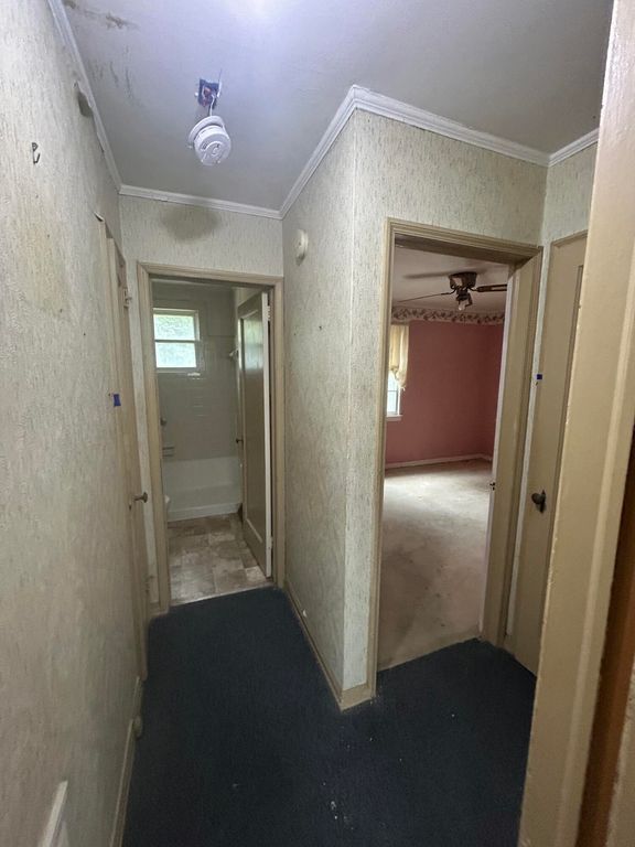 Image 13 of property listing at 1457 E Montague Avenue, North Charleston, SC 29405