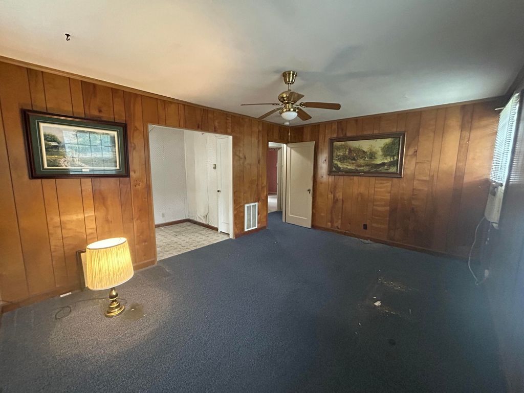 Image 3 of property listing at 1457 E Montague Avenue, North Charleston, SC 29405