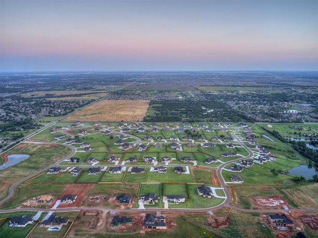 22300 Pine Bluff Way, Edmond, OK 73025
